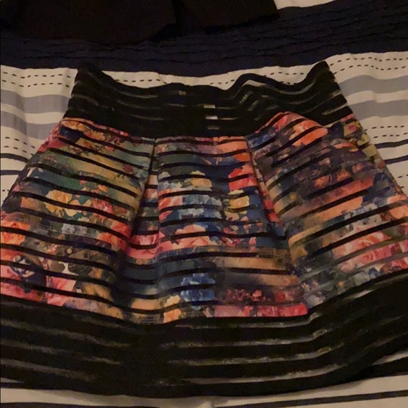 Multi-use skirt - Picture 1 of 2